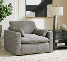 Load image into Gallery viewer, Dramatic Oversized Chair