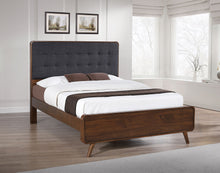 Load image into Gallery viewer, Robyn Panel Platform Bed