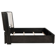 Load image into Gallery viewer, Leandro Wingback Bed