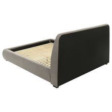 Load image into Gallery viewer, Mokena Panel Platform Bed