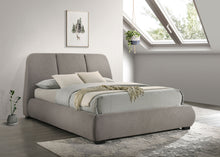 Load image into Gallery viewer, Mokena Panel Platform Bed