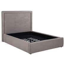 Load image into Gallery viewer, Lawson Panel Platform Bed