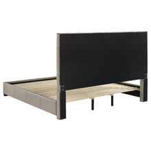 Load image into Gallery viewer, Medley Panel Platform Bed