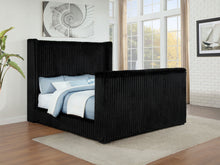 Load image into Gallery viewer, Centergrove Wingback TV Bed