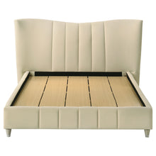 Load image into Gallery viewer, Evelyn Panel Platform Bed