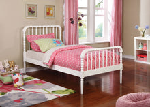 Load image into Gallery viewer, Jones Open Frame Platform Bed