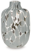 Load image into Gallery viewer, Keelton Vase