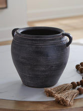 Load image into Gallery viewer, Meadie Vase