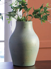 Load image into Gallery viewer, Baychester Vase