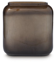 Load image into Gallery viewer, Sumner Vase