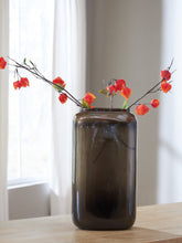 Load image into Gallery viewer, Sumner Vase