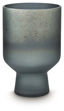Load image into Gallery viewer, Pennmore Vase