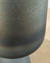 Load image into Gallery viewer, Pennmore Vase