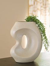 Load image into Gallery viewer, Odion Vase