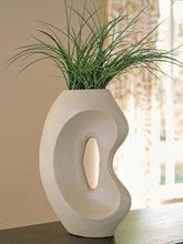 Load image into Gallery viewer, Odion Vase