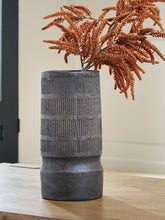 Load image into Gallery viewer, Beninworth Vase