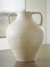 Load image into Gallery viewer, Justy Vase