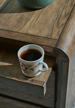 Load image into Gallery viewer, Jensworth Accent Table