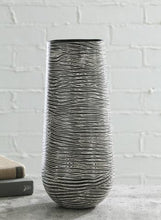 Load image into Gallery viewer, Fynn Vase