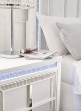Load image into Gallery viewer, Chalanna Nightstand
