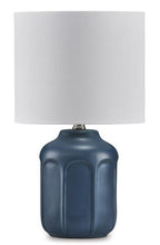 Load image into Gallery viewer, Gierburg Table Lamp