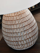 Load image into Gallery viewer, Darrich Table Lamp