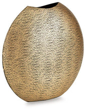 Load image into Gallery viewer, Iansboro Vase image