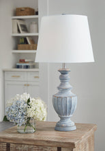 Load image into Gallery viewer, Cylerick Table Lamp