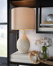 Load image into Gallery viewer, Garinton Lamp Set