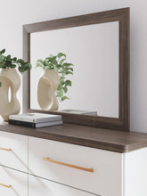 Load image into Gallery viewer, Kendanport Dresser and Mirror