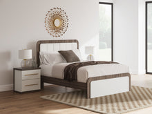 Load image into Gallery viewer, Kendanport Upholstered Bed