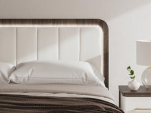 Load image into Gallery viewer, Kendanport Upholstered Bed