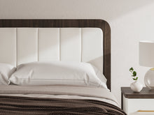 Load image into Gallery viewer, Kendanport Upholstered Bed