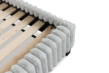 Load image into Gallery viewer, Zuraleus Bed