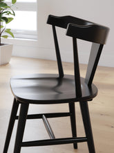 Load image into Gallery viewer, Gretlynn Dining Chair