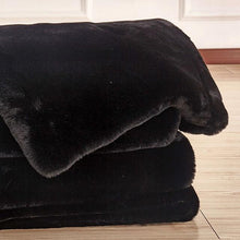 Load image into Gallery viewer, Caparica Black Throw, Black