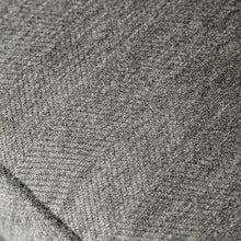 Load image into Gallery viewer, DELGADA Loveseat