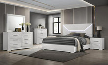 Load image into Gallery viewer, Whitby E.King & Queen Bed
