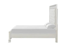 Load image into Gallery viewer, Stella Mia Bed White & White