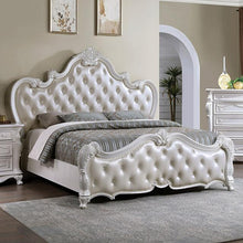 Load image into Gallery viewer, Ventresca E.King & Queen Bed White & Chrome