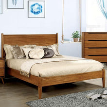 Load image into Gallery viewer, Lennart Oak Cal.King, E.King & Queen Bed