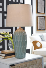 Load image into Gallery viewer, Hadbury Table Lamp (Set of 2)