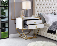 Load image into Gallery viewer, Alyssa Side Table