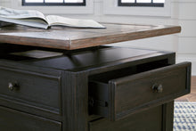 Load image into Gallery viewer, Tyler Creek Table Set