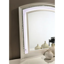 Load image into Gallery viewer, Maddie Queen Bedroom Set