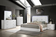 Load image into Gallery viewer, Stoholm E.King & Queen Bed