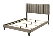 Load image into Gallery viewer, Altimari 5 Pc. Queen Bedroom Set
