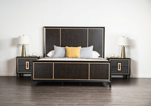 Load image into Gallery viewer, Kenyada E.King & Queen Bed