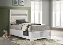 Load image into Gallery viewer, Miranda California King, E.King, Queen, Full, &amp; Twin Bed Black &amp; White
