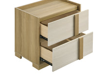 Load image into Gallery viewer, Hyland 4 &amp; 5 Piece Bedroom Set E.King &amp; Queen
